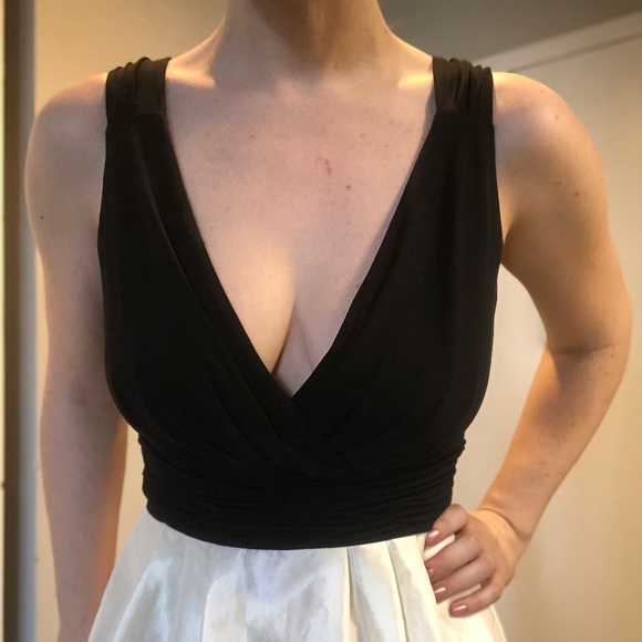 Black and White V Neck Party Dress - Picture 3 of 5
